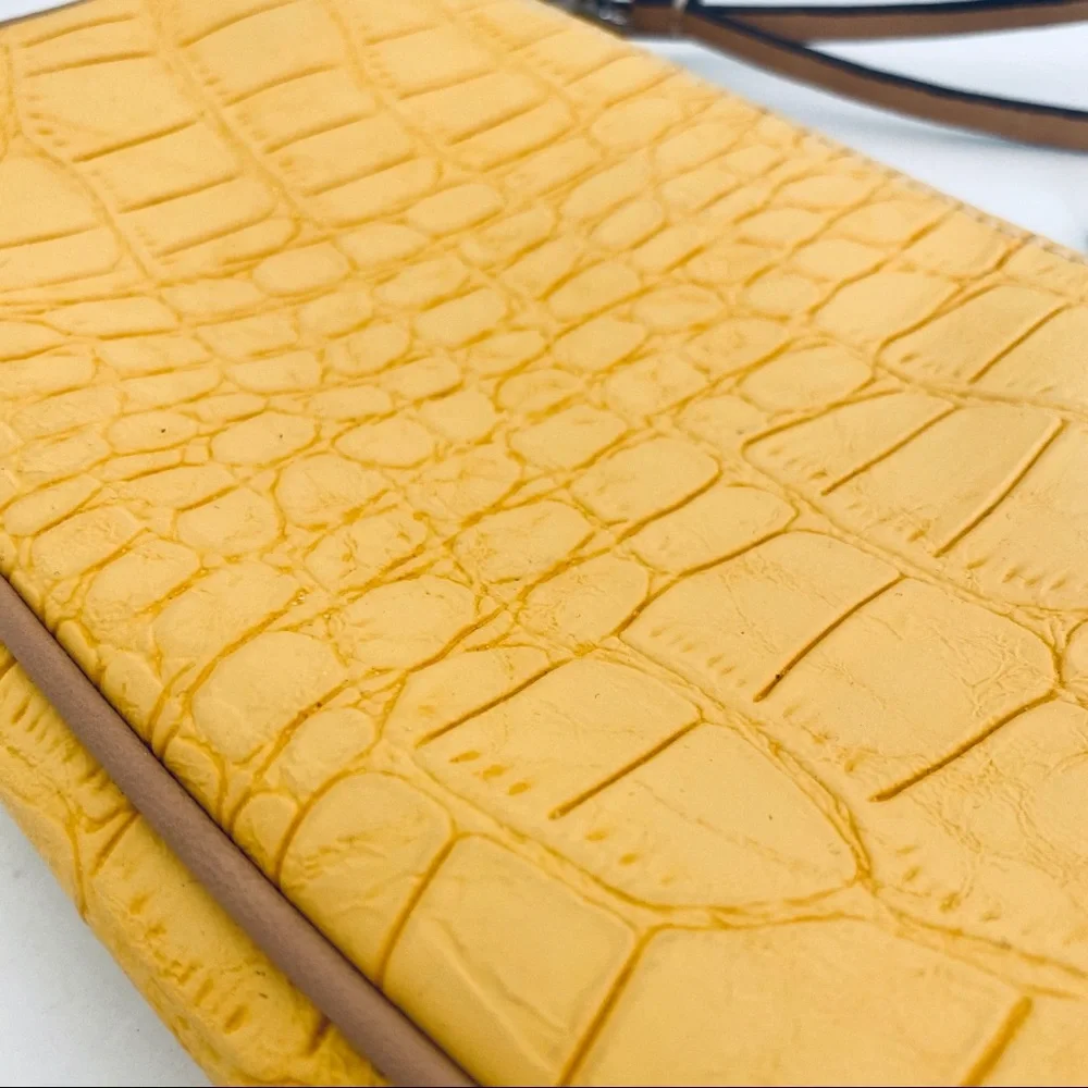 💛NEW💛 LOFT Clutch